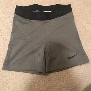 grey and black 5” nike pro shorts size S
